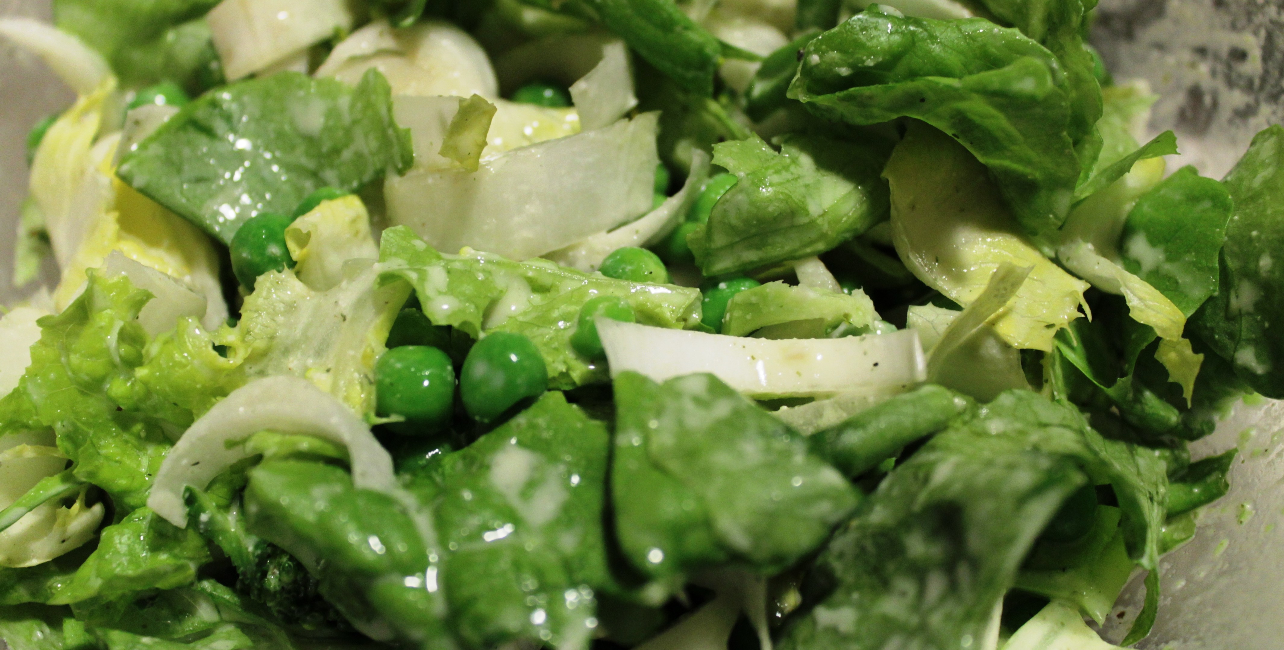 Grüner Salat mit super Salatsosse | Kraftort Rohkostküche